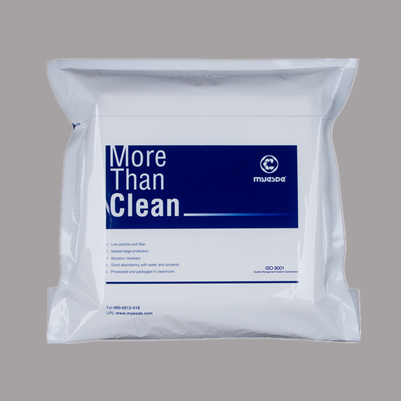 What are the characteristics of microfiber cleanroom wiper?